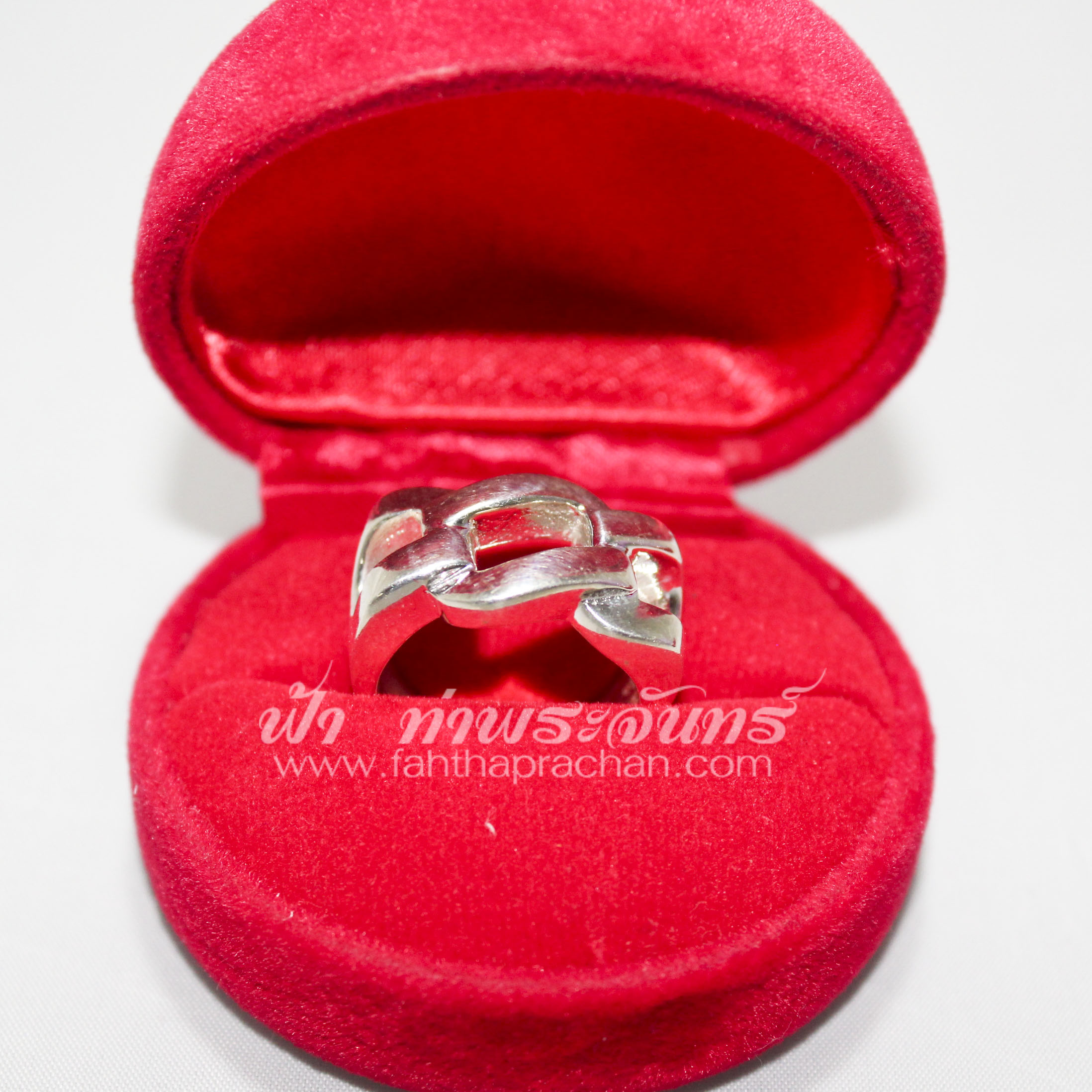 แหวนลายเลสใหญ่