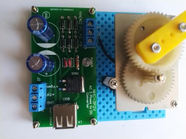 เครื่องปั่นไฟมือหมุนพร้อมบอร์ดแปลงไฟ