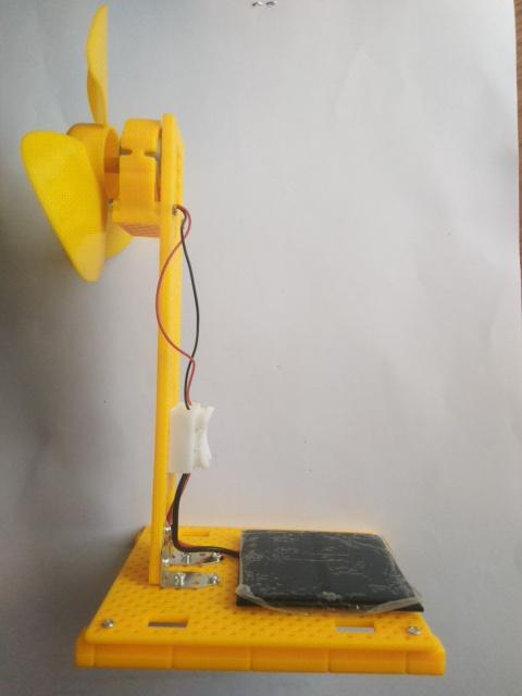 พัดลมพลังแสงอาทิตย์อย่างง่าย