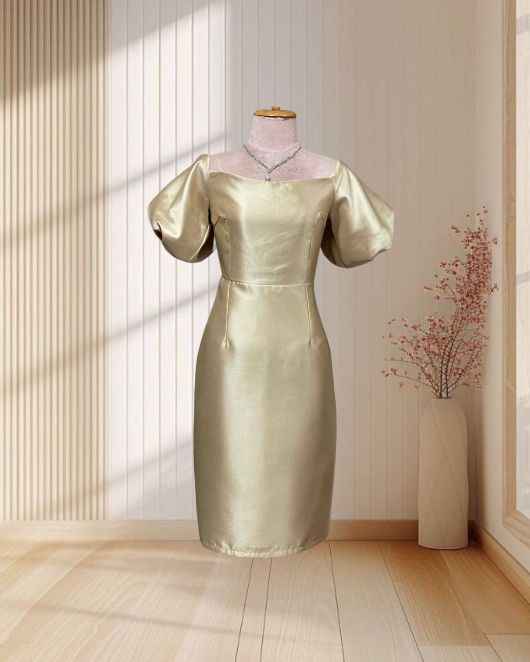 (PRE-LOVED) ชุดราตรีสั้นสีทอง ผ้าไหมเทียม เเขนตุ๊กตา ไซส์ L