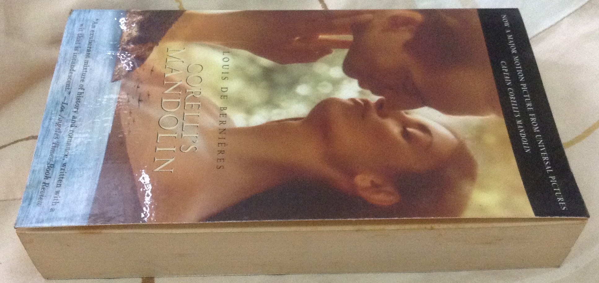 Corelli's Mandolin by Louis de Bernières ราคา 200