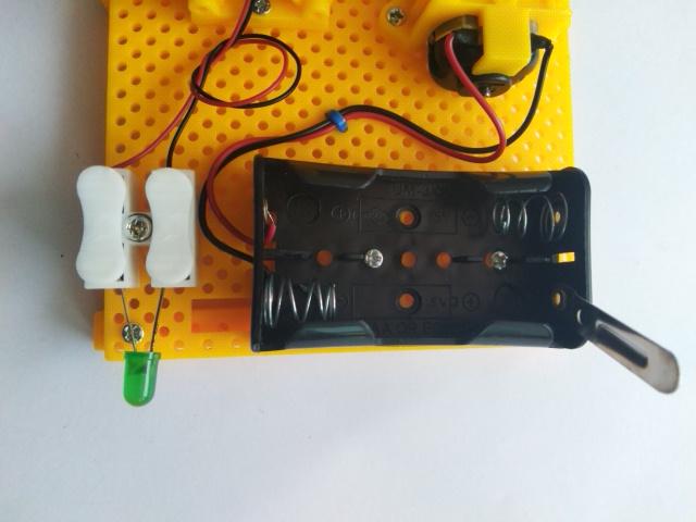 ชุดสาธิตเครื่องกำเนิดไฟฟ้าแบบมอเตอร์/เจนเนอเรเตอร์