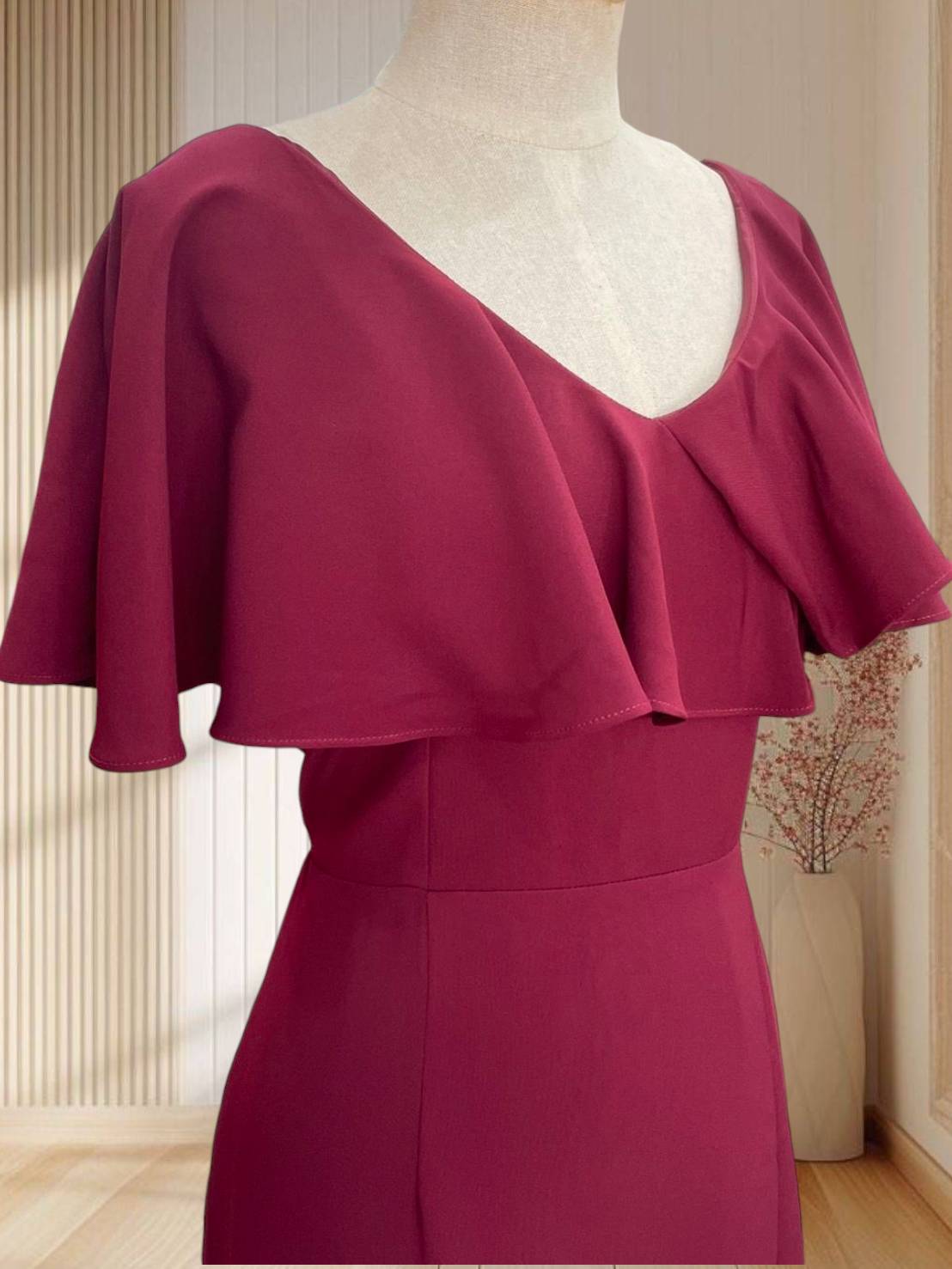 (PRE-LOVED) ราตรีสั้นสีแดง แขนระบาย 2 ชั้น คอวี ไซส์ XL