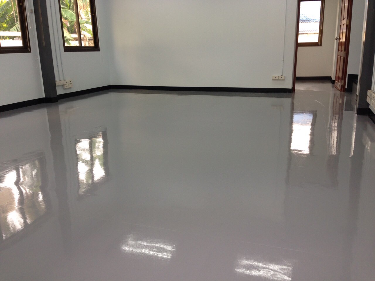 กระเบื้องยางสีพื้น รหัสรุ่น GR-16B