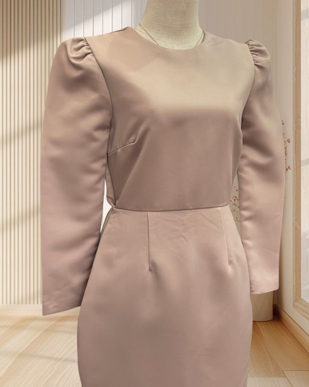 (PRE-LOVED) ราตรีสั้นสีน้ำตาล แขนยาว กะโปรงทรงสอบ ไซส์ S