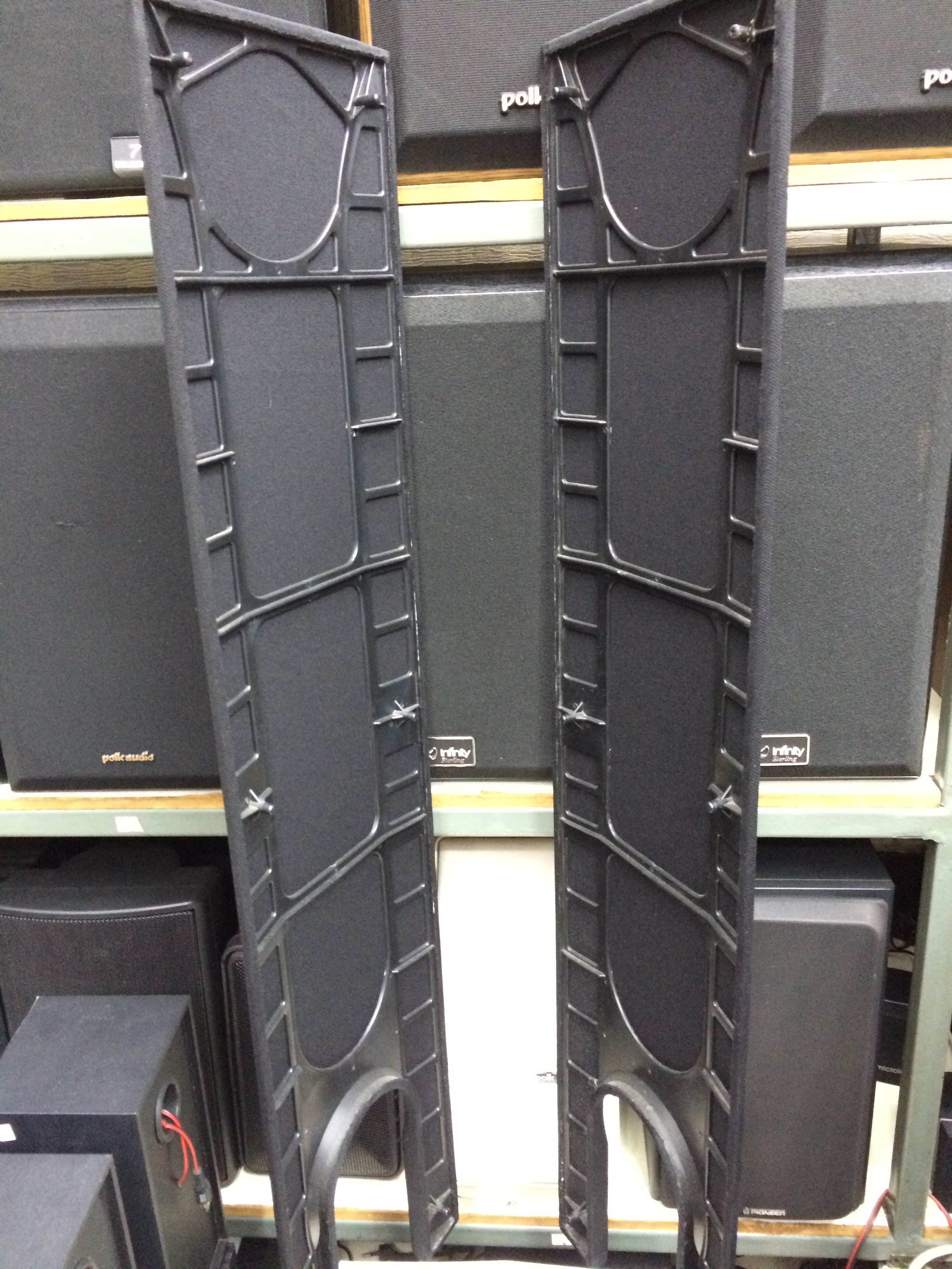 ลำโพงตั้งพื้น Polk Audio รุ่น R30