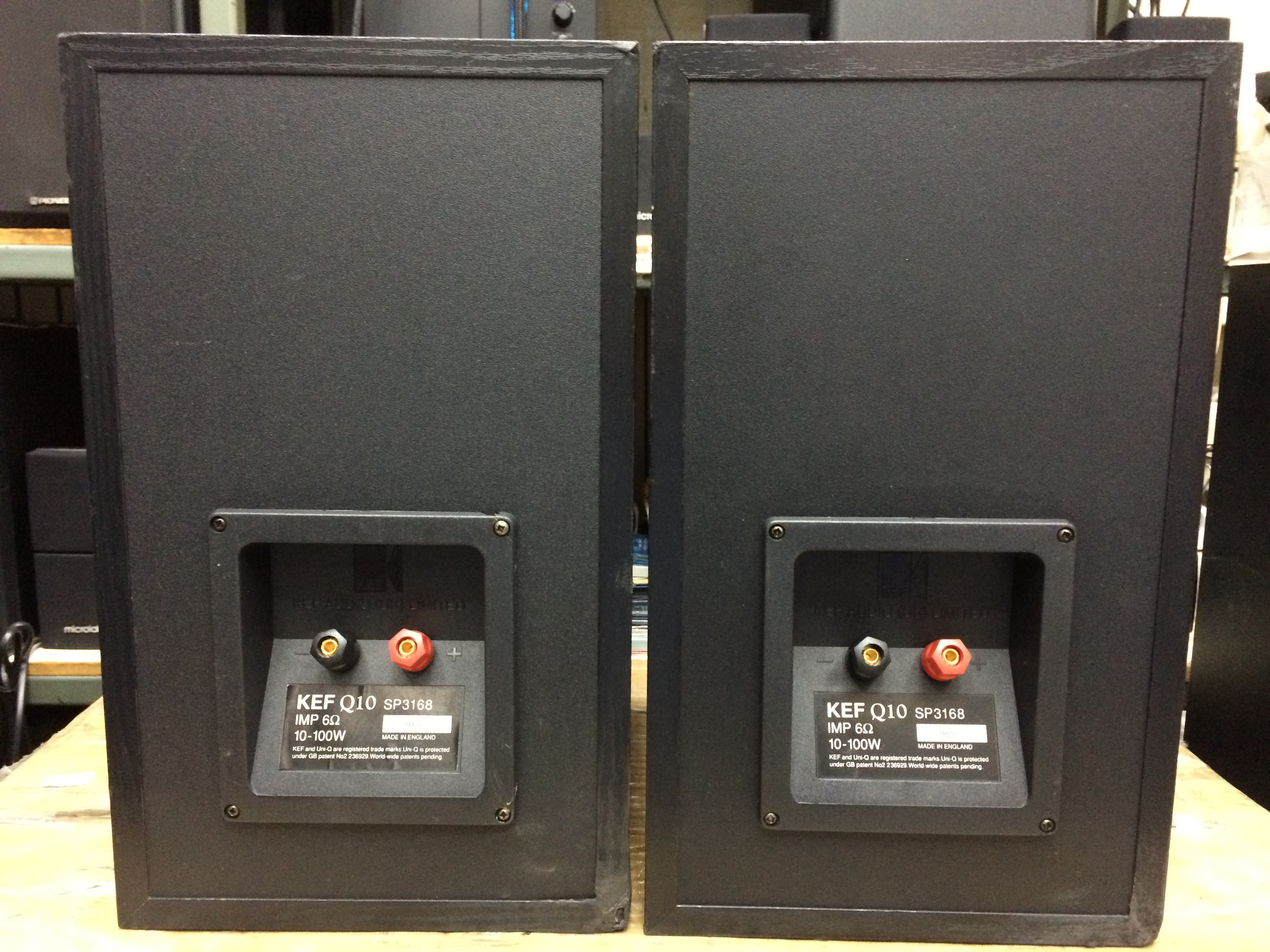 ลำโพงวางหิ้ง KEF Q10 SP3168