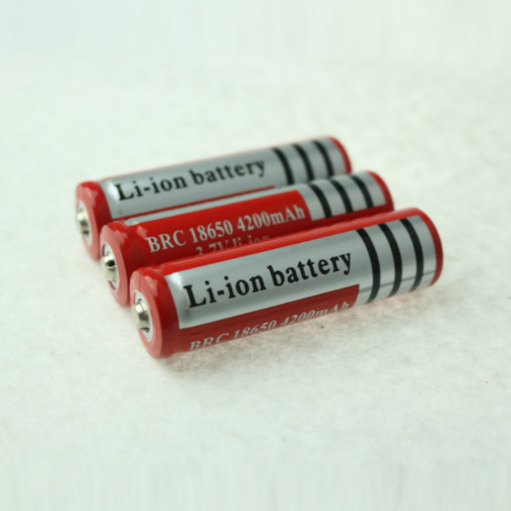 ถ่านชาร์จ แบตเตอรี่ UltraFire Battery เบอร์ BRC 18650 3.7V ขนาด 4200 mAh สีแดง