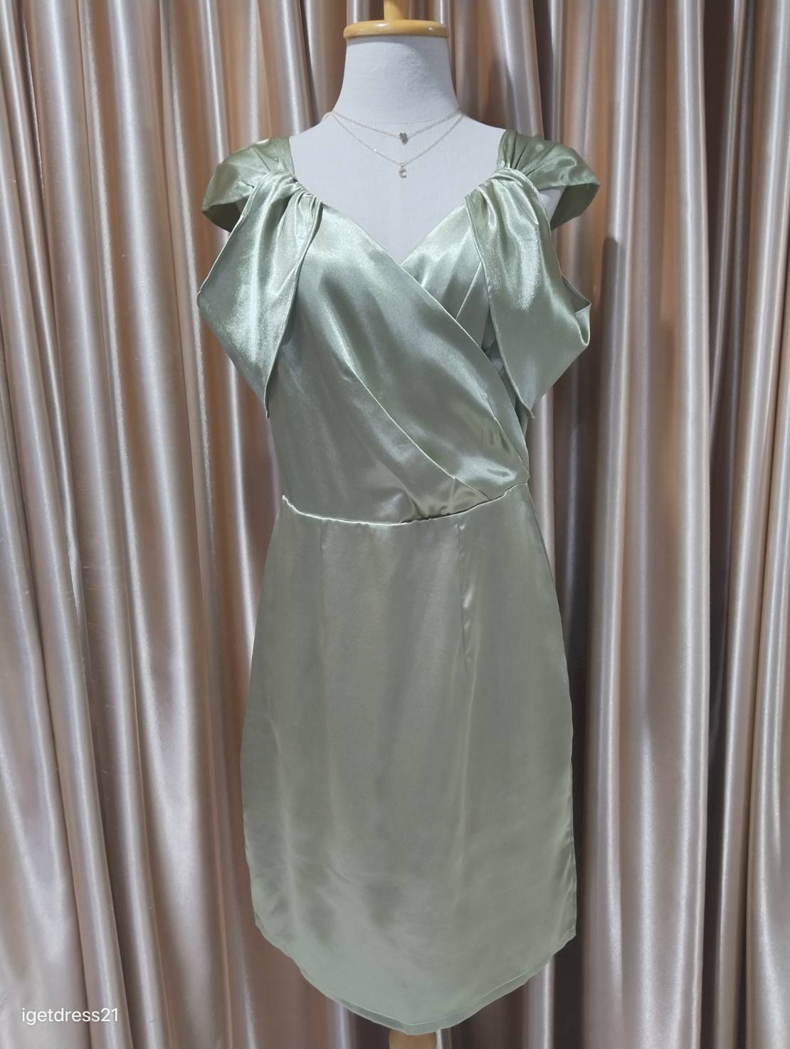 ราตรีสั้นสายใหญ่อ้อมแขนผ้าเปเป้XL
