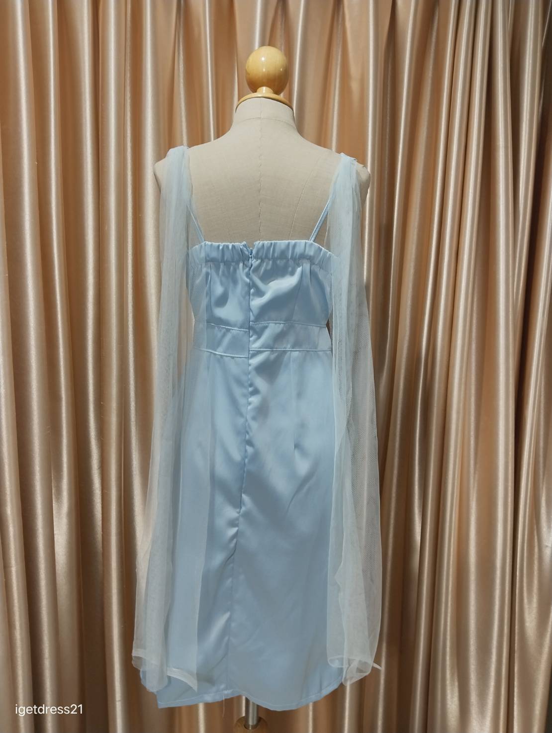 (PRE-LOVED) ชุดราตรีสั้นมุ้ง M