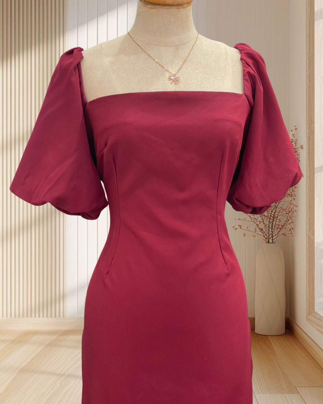 (PRE-LOVED) ราตรีสั้นสีแดงสด แขนตุ๊กตา ผ้าฮานาโกะ ไซส์ M