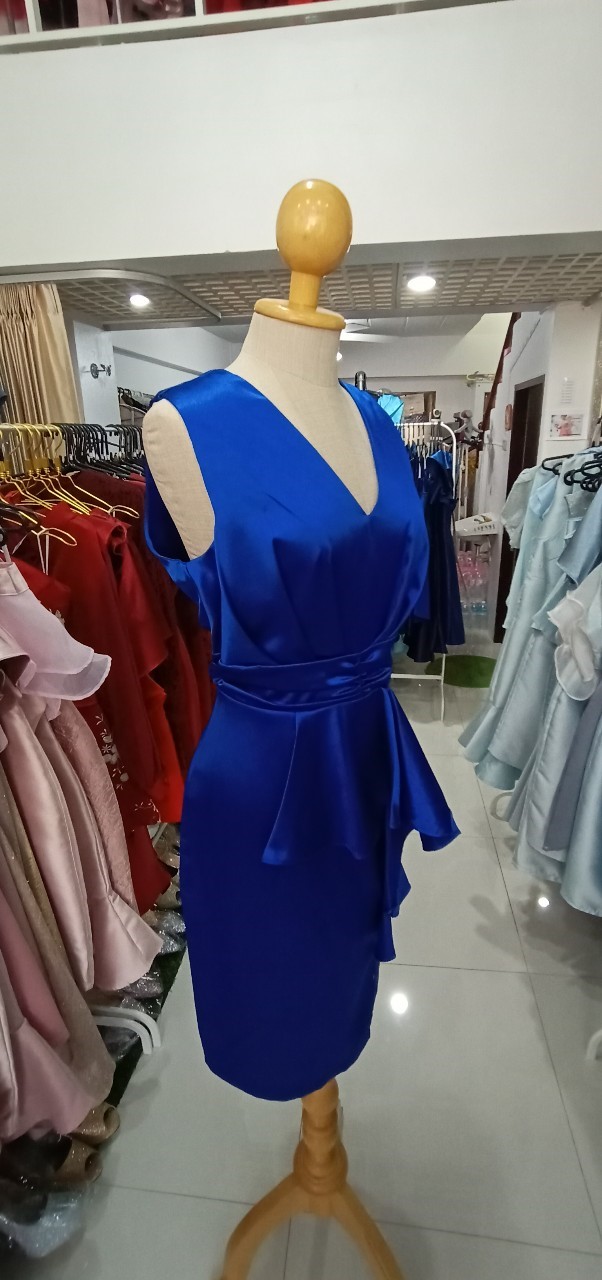 (PRE-LOVED) ราตรีสั้นสีน้ำเงินแขนกุดคอวีระบายเอว (L)