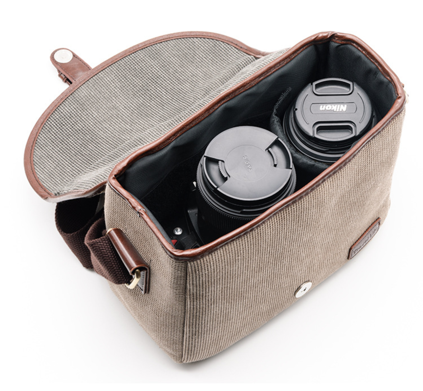 กระเป๋ากล้องยี่ห้อ TRAVEL LIFE ทำจากผ้า สำหรับกล้องDSLR MIRRORLESS