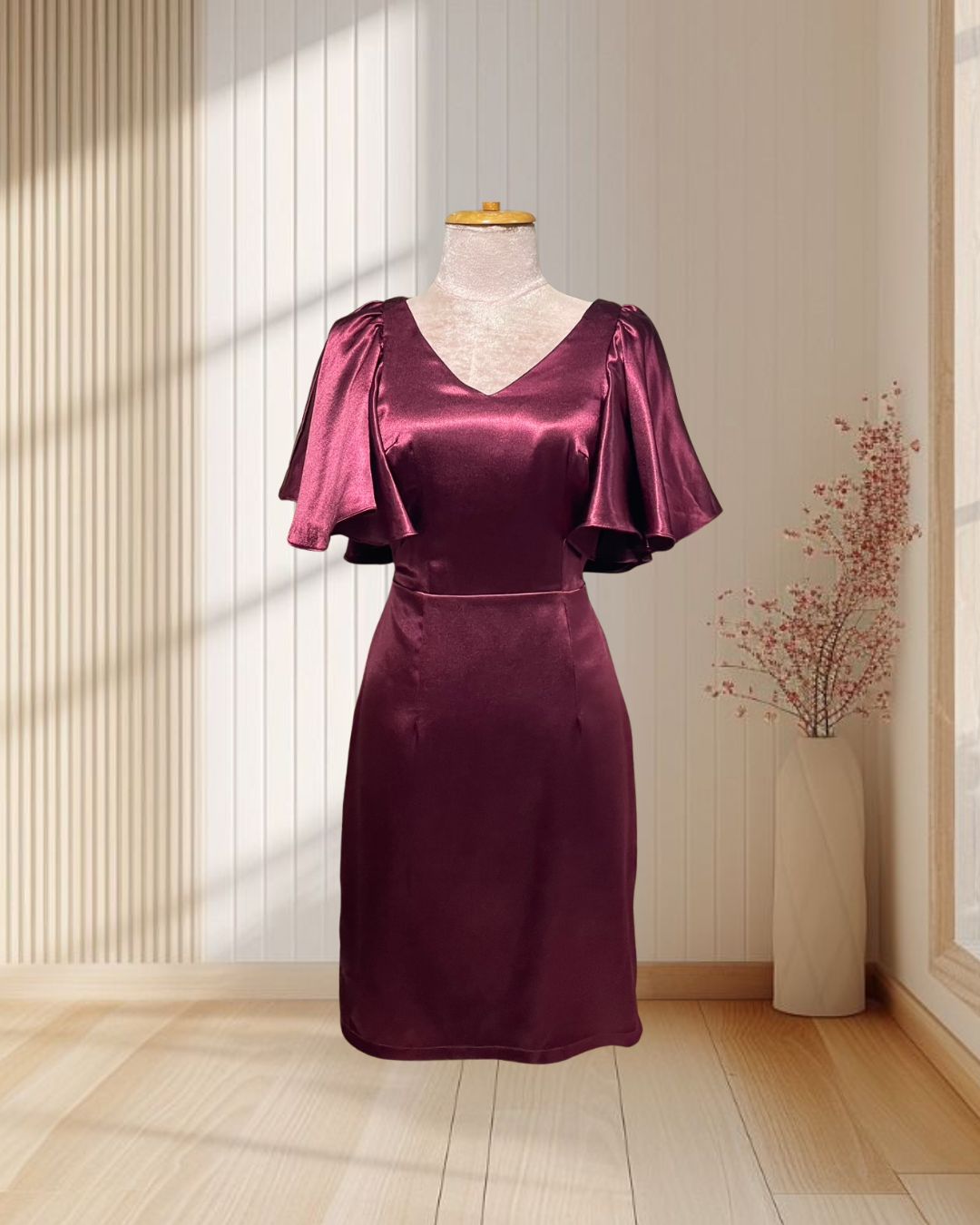 (PRE-LOVED) ชุดราตรีสั้นสีแดงไวน์ คอวีแขนระบาย ไซส์ L