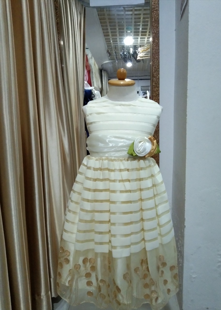 ชุดราตรีสีเหลือง Size 5 ขวบ