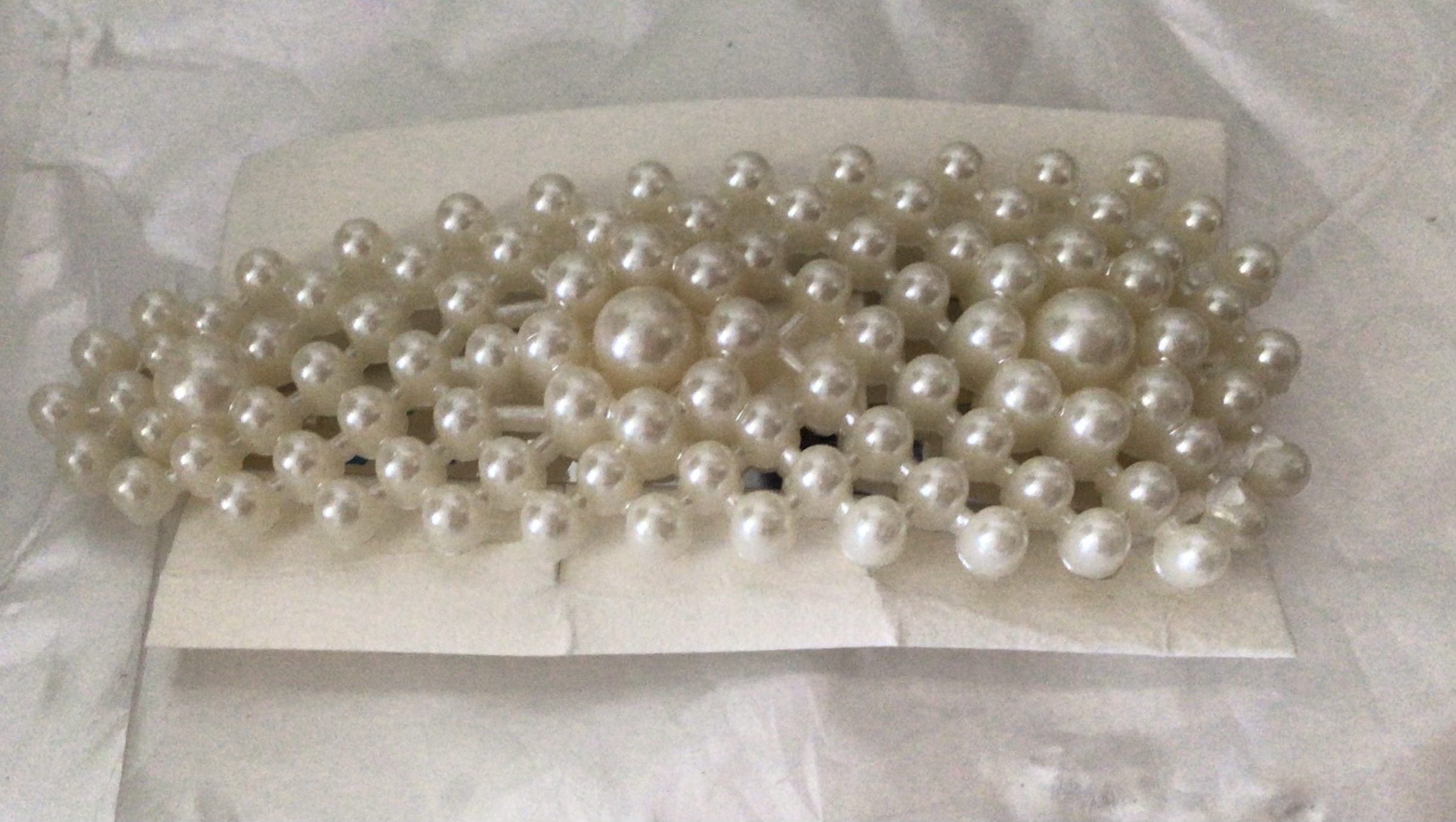 (ของแถม) กิ๊บติดผมมุกขาว 3ชิ้น สุ่มลาย