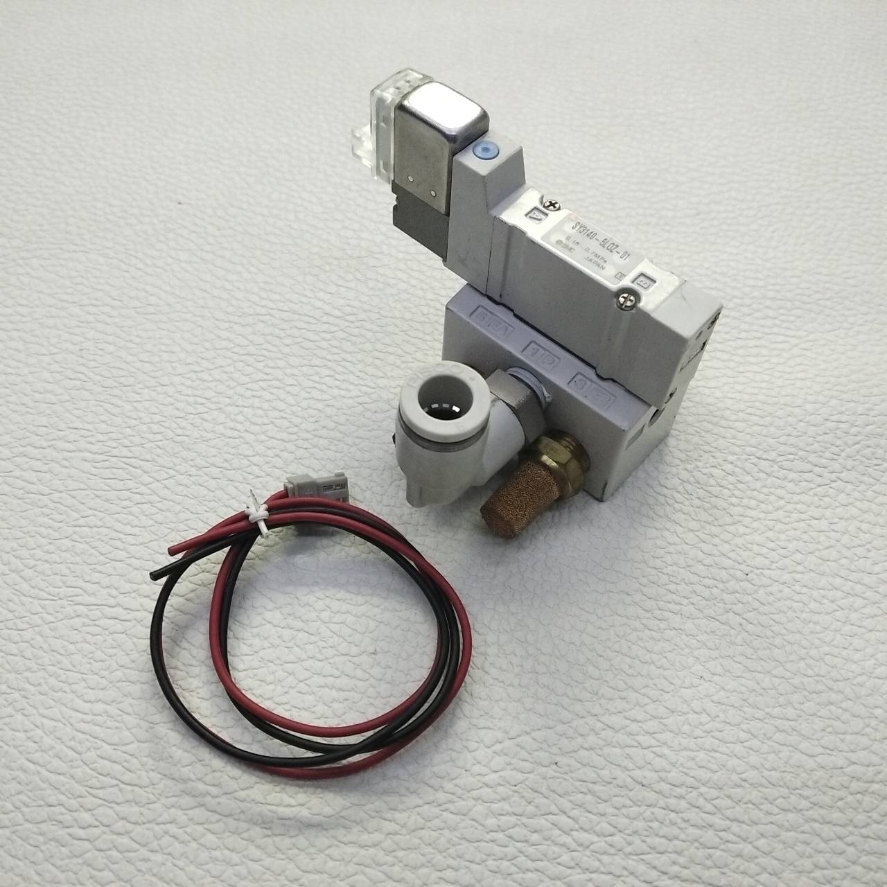 Solenoid Valve SMC รุ่น SY3140-5LOZ-01, 5/2, 2-Position single, Coil 24Vdc