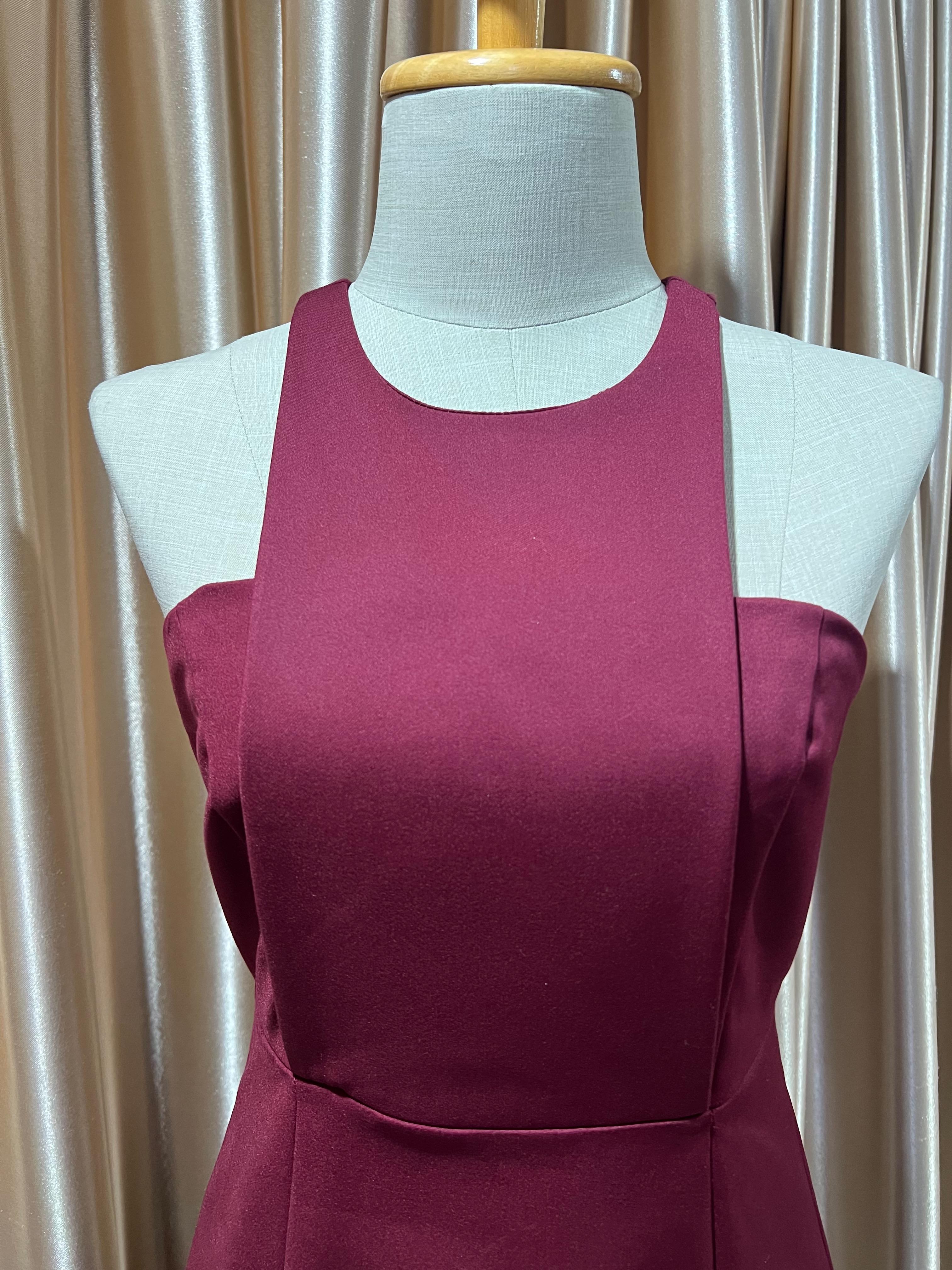 (PRE-LOVED) ยาวแดงไวน์เหลี่ยมอก M