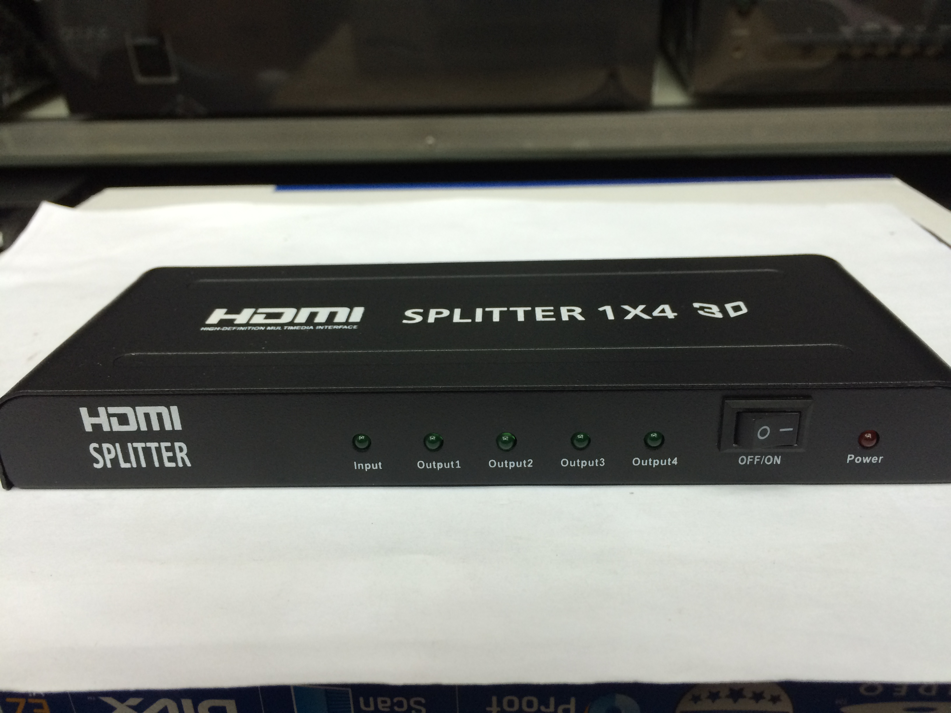 HDMI (V1.4 รองรับ 3D) Splitter 4 Port + Adapter