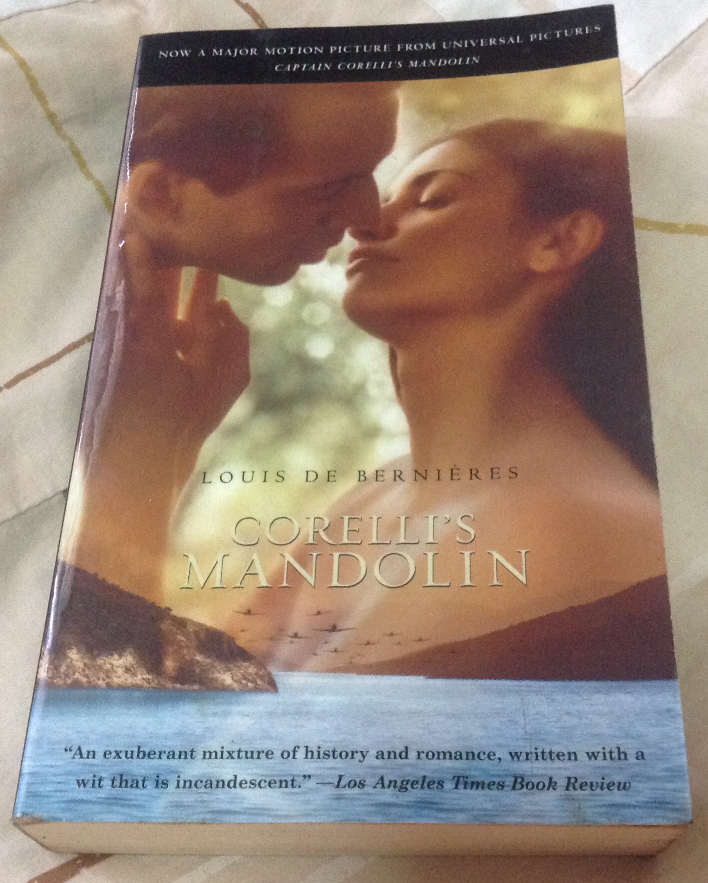 Corelli's Mandolin by Louis de Bernières ราคา 200