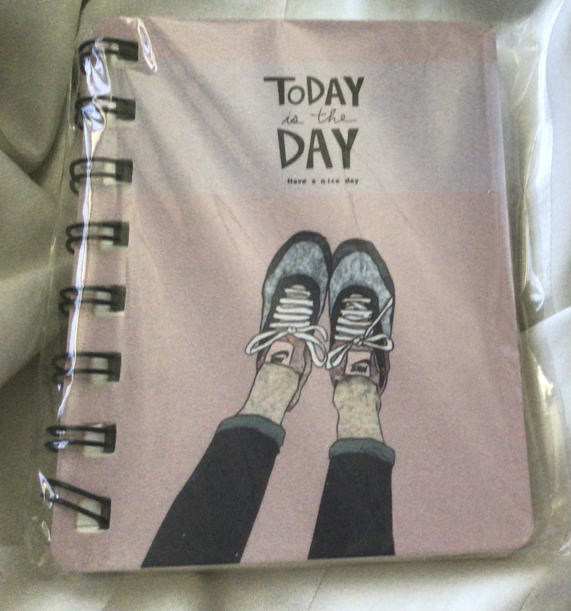 สมุดโน้ตสันห่วงa7 ปกรองเท้า ราคา 20