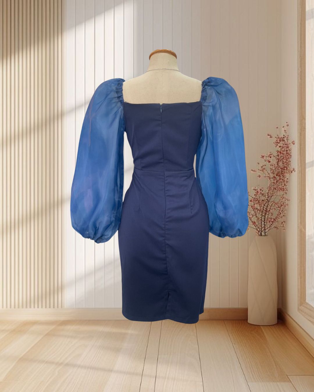 (PRE-LOVED) ราตรีสั้นสีกรม คอวี แขนยาวผ้าแก้ว ไซส์ S