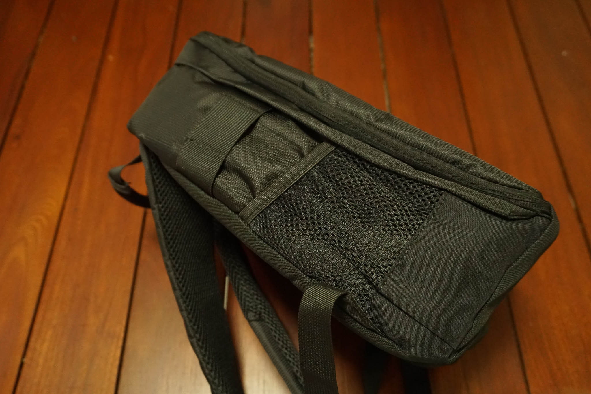 กระเป๋ากล้องยี่ห้อ IDM รุ่น DL-B202 สำหรับใส่กล้องและเลนส์