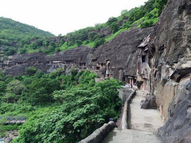 ทัวร์ถ้ำอชันต้า มุมใบ 5-10 ต.ค.2568