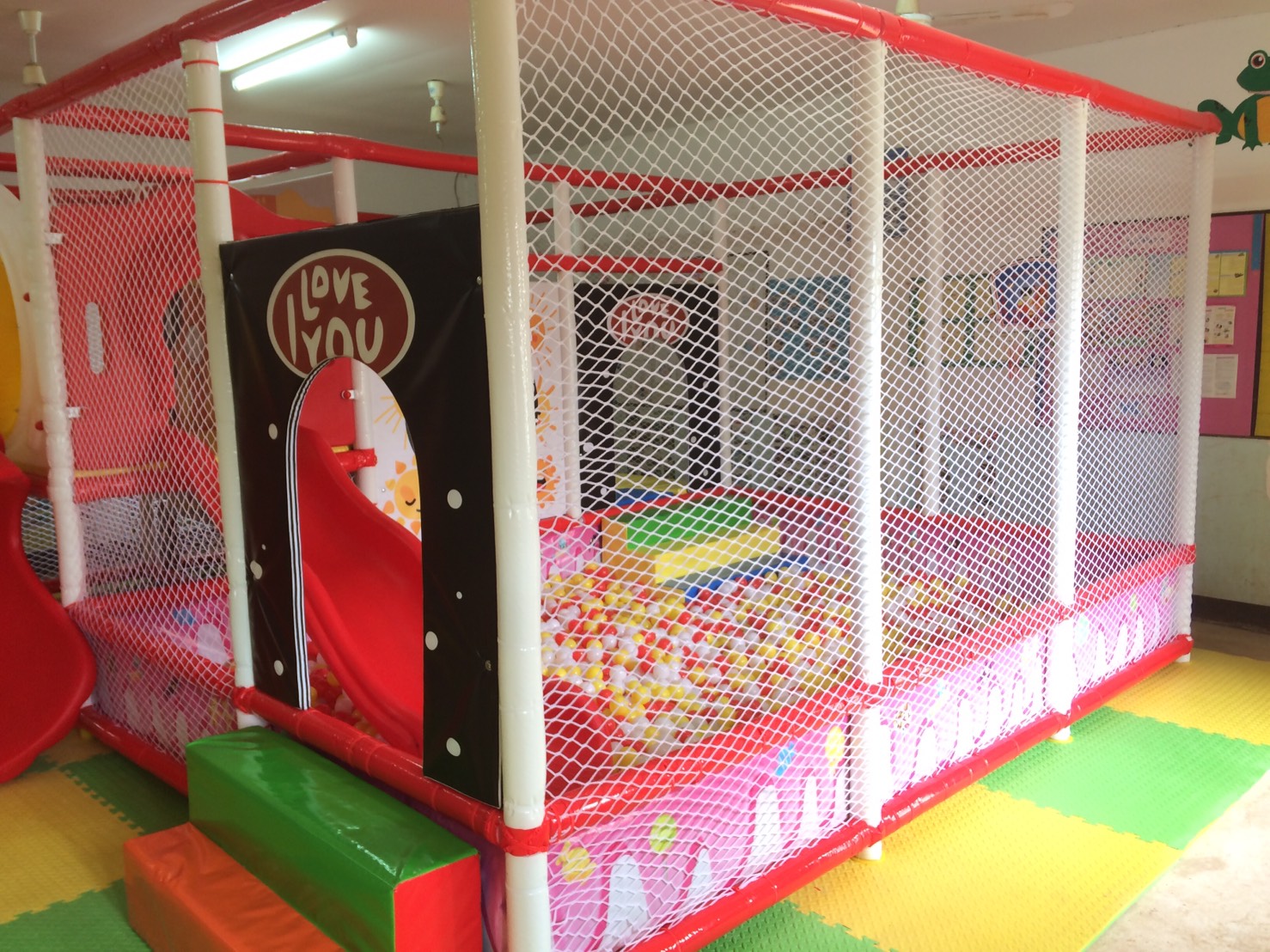 บ่อบอลเสริมทักษะ ห้องบอลอุโมงค์หมี