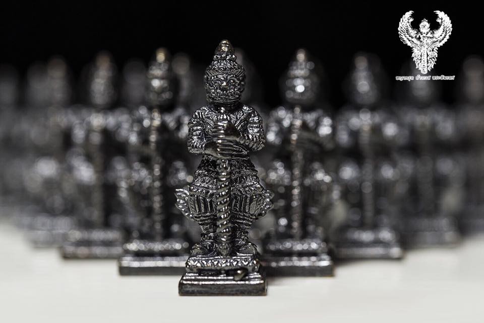 ท้าวเวสสุวรรณ‬ ขนาดห้อยคอ องค์สูง 2.5 cm หลวงพ่อเพี้ยน วัดเกริ่นกฐิน ลพบุรี
