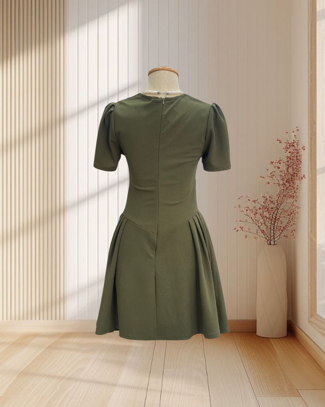 เดรสสั้นสีเขียวขี้ม้า จีบเอว กระโปรงเทนนิส ไซส์ M