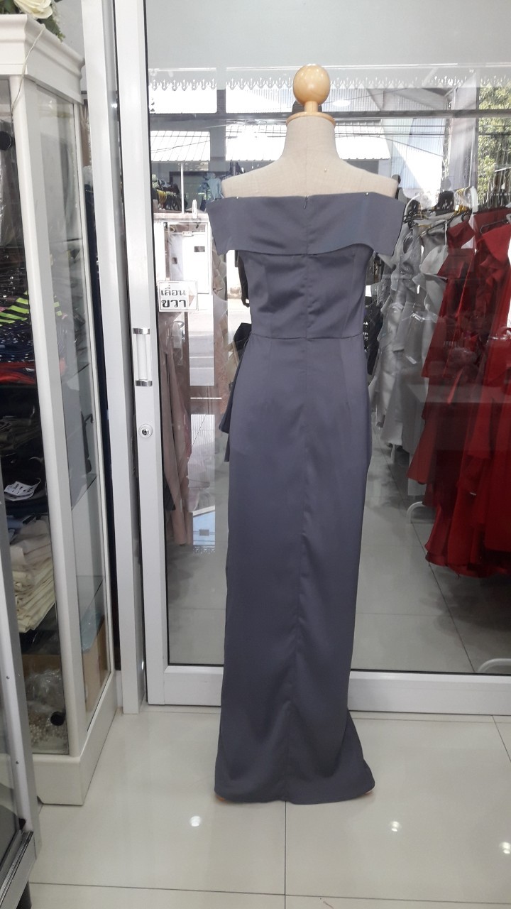 (PRE-LOVED) ยาวเทาเข้มปาดไหล่จีบเอว(M) มือ2