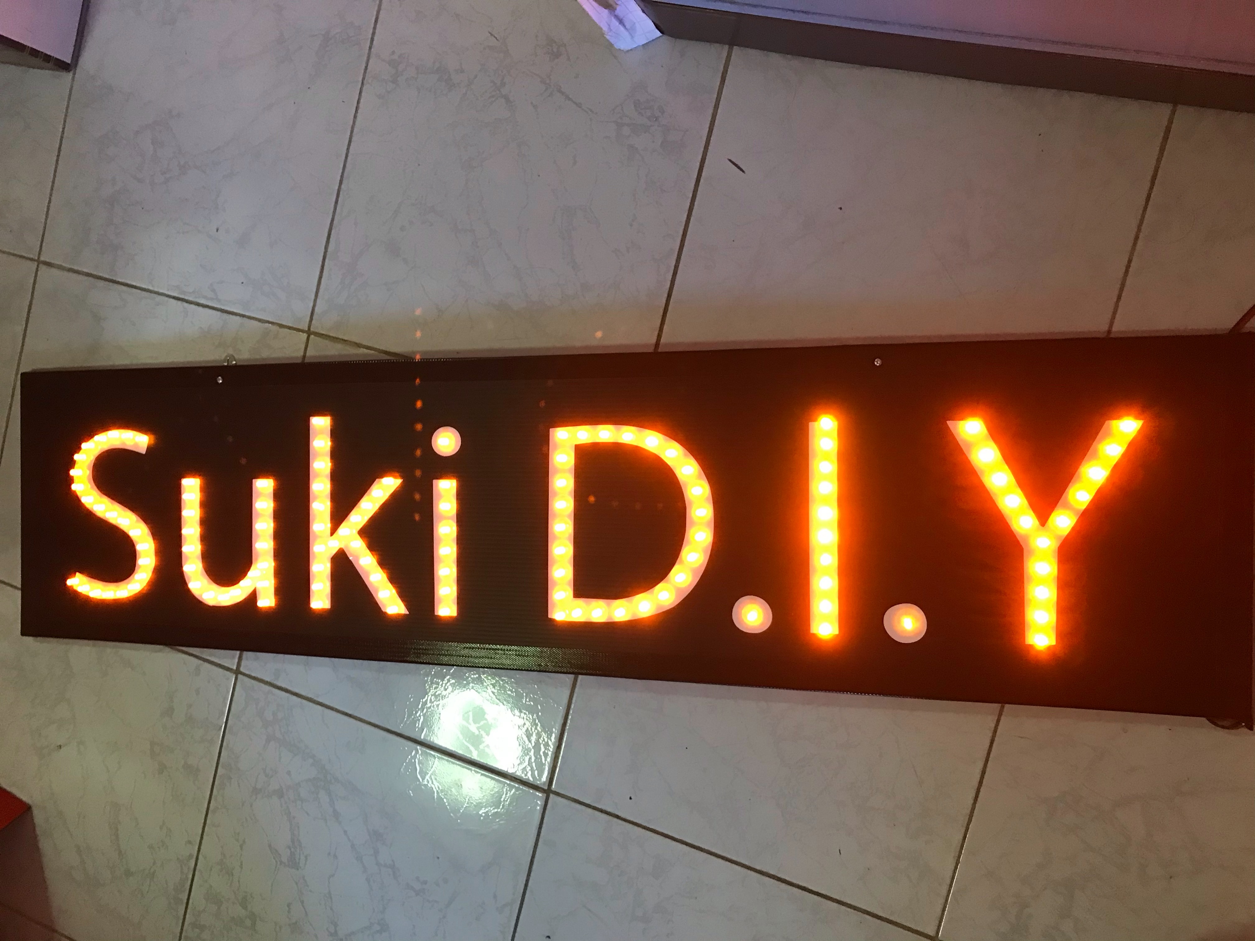 ป้ายไฟเชียร์ #SukiD.I.Y