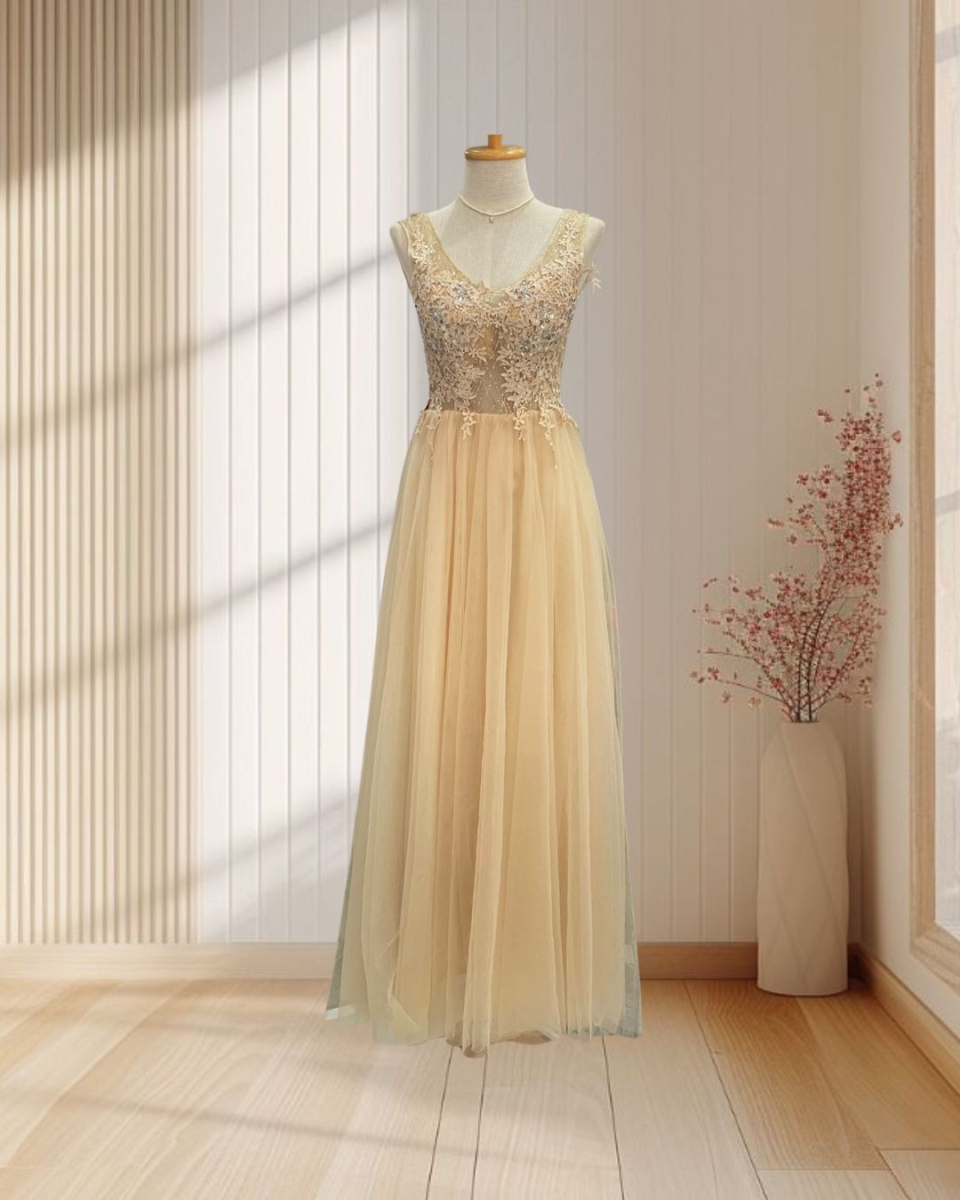 ราตรียาวสีทอง ปักเลื่อม แขนกุด กระโปรงมุ้ง ไซส์ S