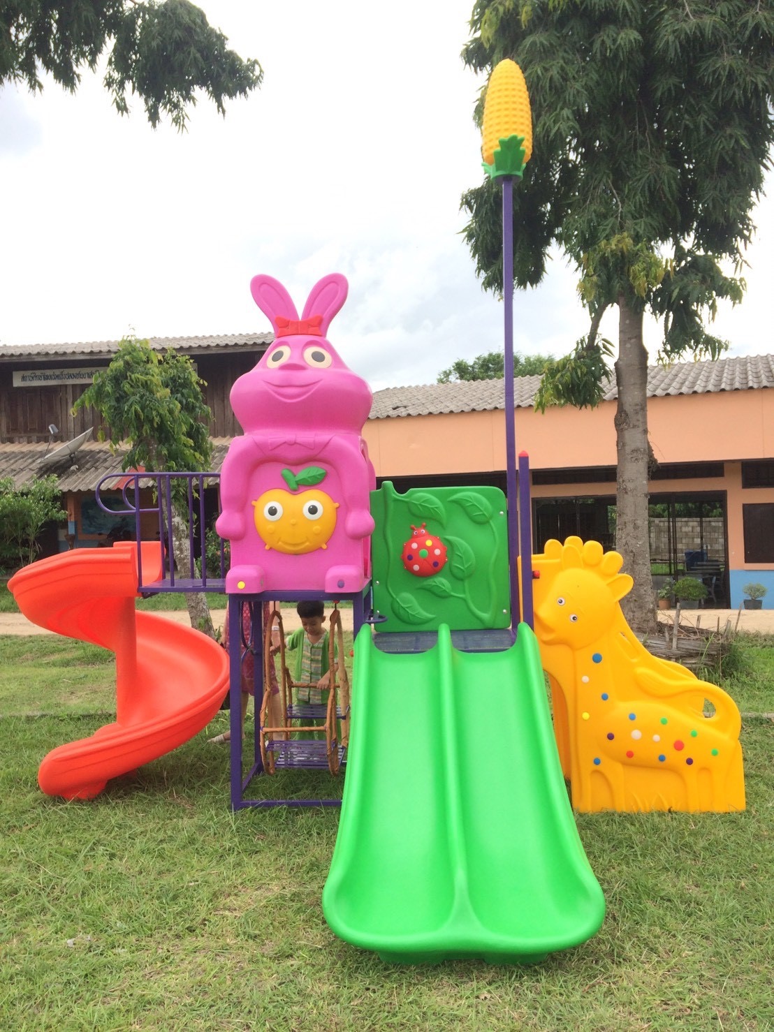 เครื่องเล่นสนาม ชุด กระต่ายน้อยสีชมพูสดใส พร้อมบันไดรูปยีราฟ