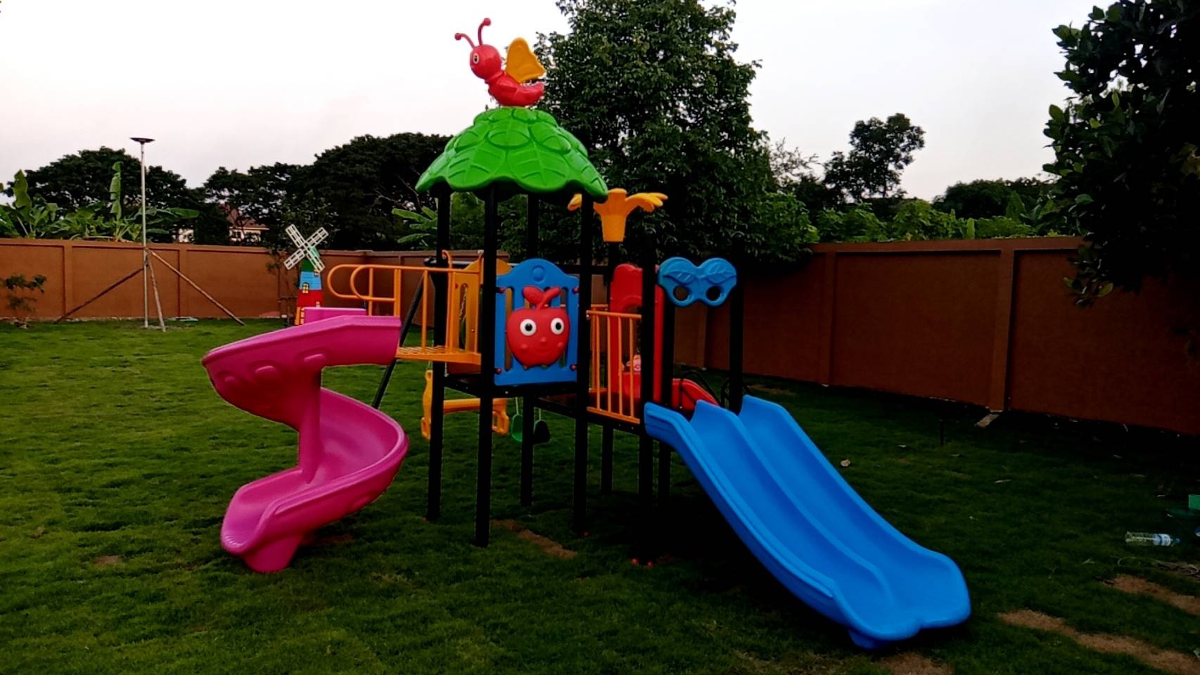 เครื่องเล่นสนาม ชุด เจ้าผีเสื้อพร้อมชิงช้า เครื่องเล่นมีประโยชน์