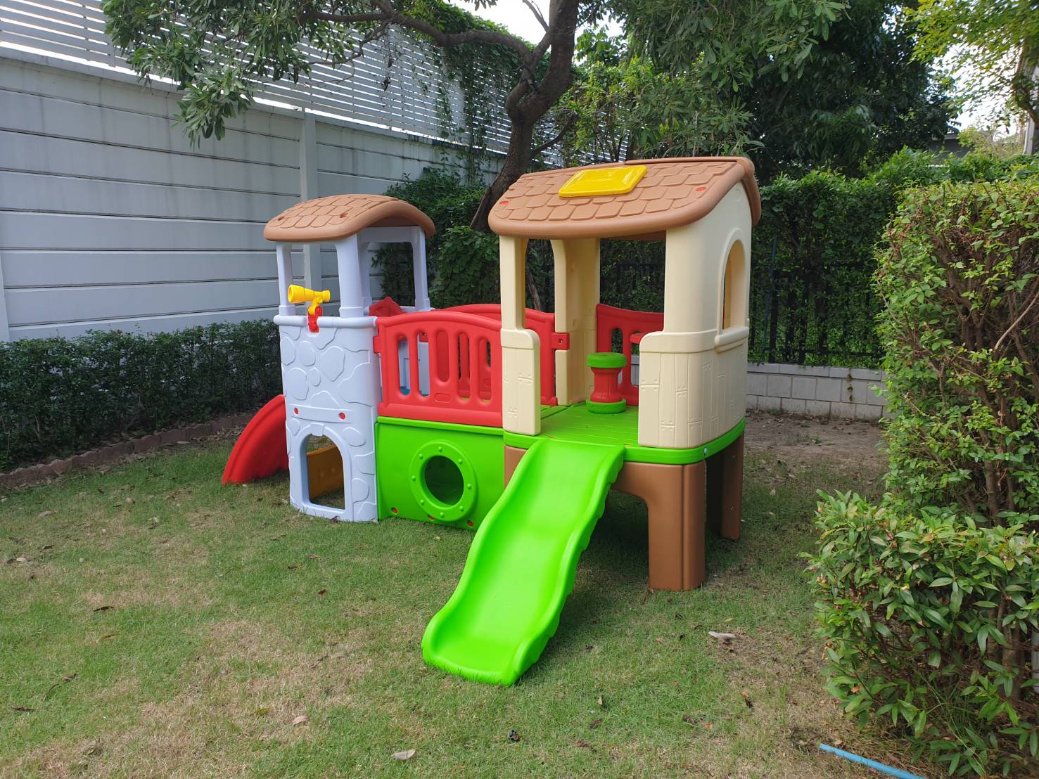 บ้านน้อยสองชั้น ( EARTH TONE ) บ้านน้อยสีน้ำตาลพร้อมสไลเดอร์และปีนป่าย