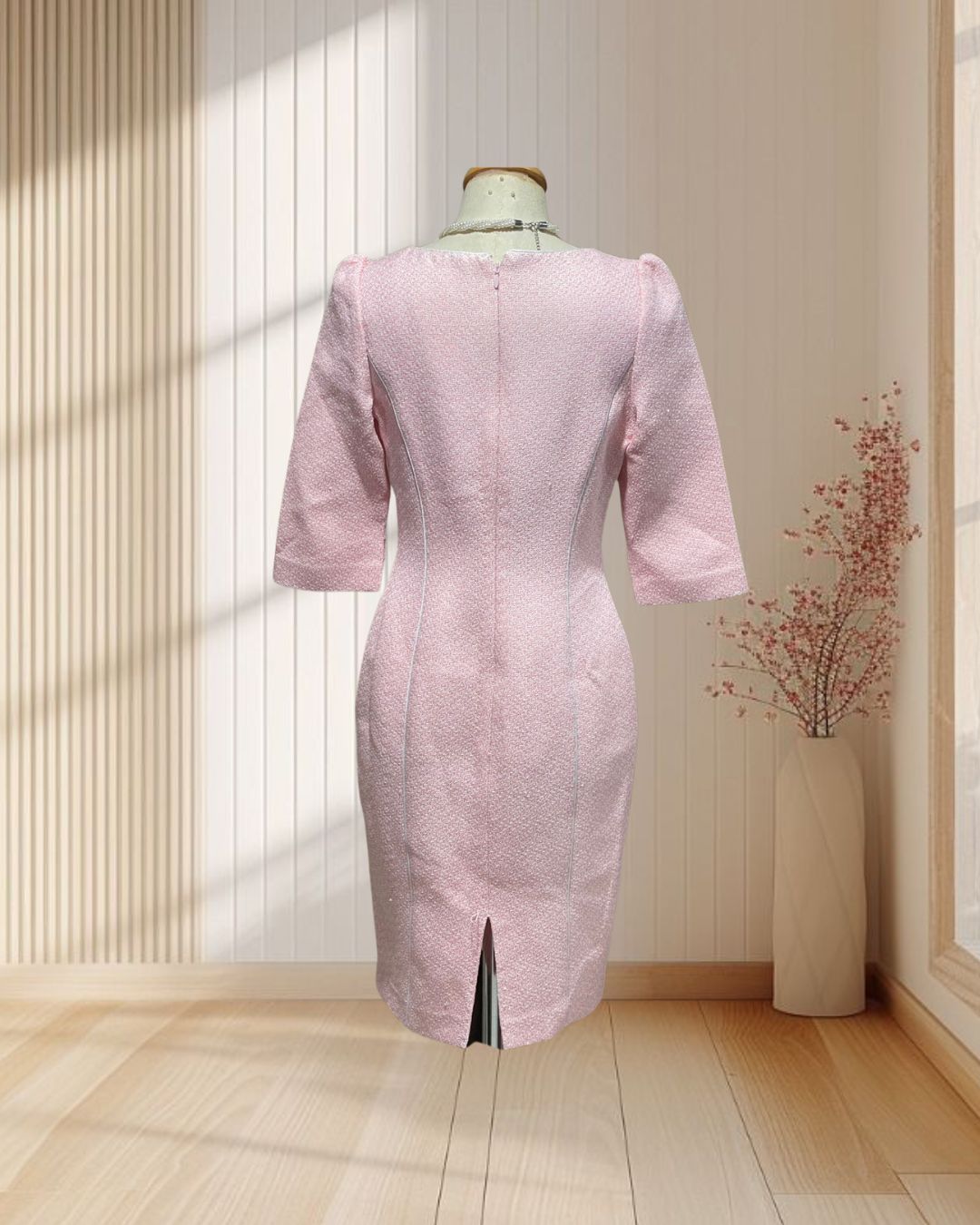 (PRE-LOVED) ราตรีสั้นสีชมพูมีแขน ผ้าทวิต แต่งกุ๊น ไซส์ S