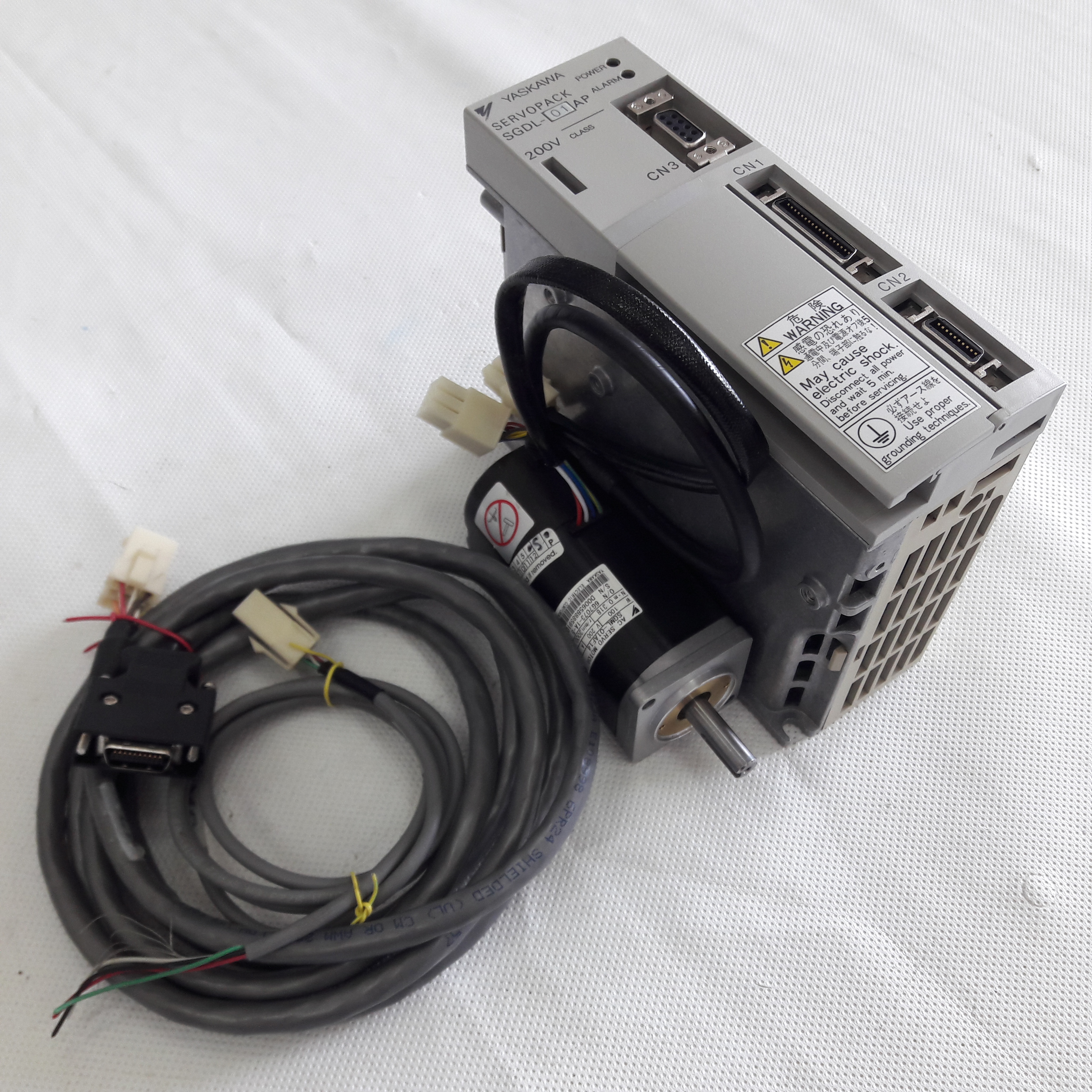 Servo Drive yaskawa รุ่น SGDL-01AP & Motor SGML-01AF14, 100W