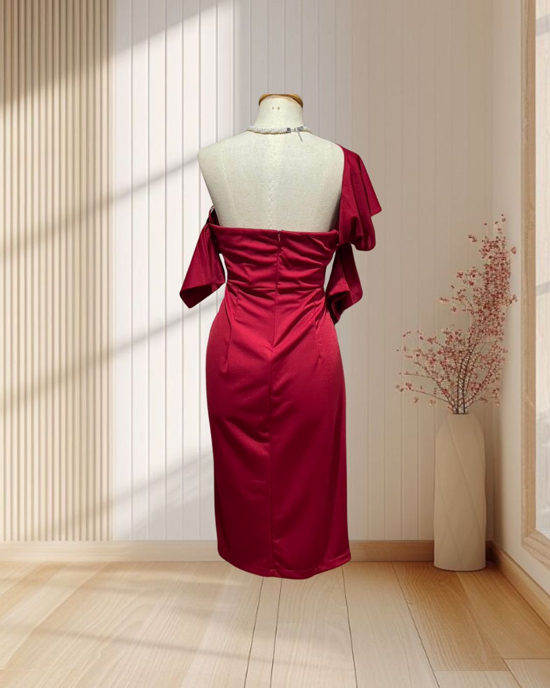 (PRE-LOVED) ราตรีสั้นสีแดง ระบายเอว แต่งผ้าคาดบ่า ไซส์ L