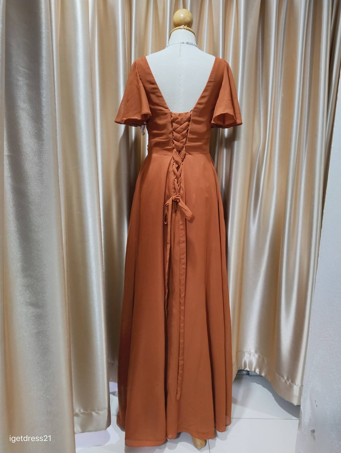 (PRE-LOVED) ชุดราตรียาวชีฟองสีส้มปิดแขน F