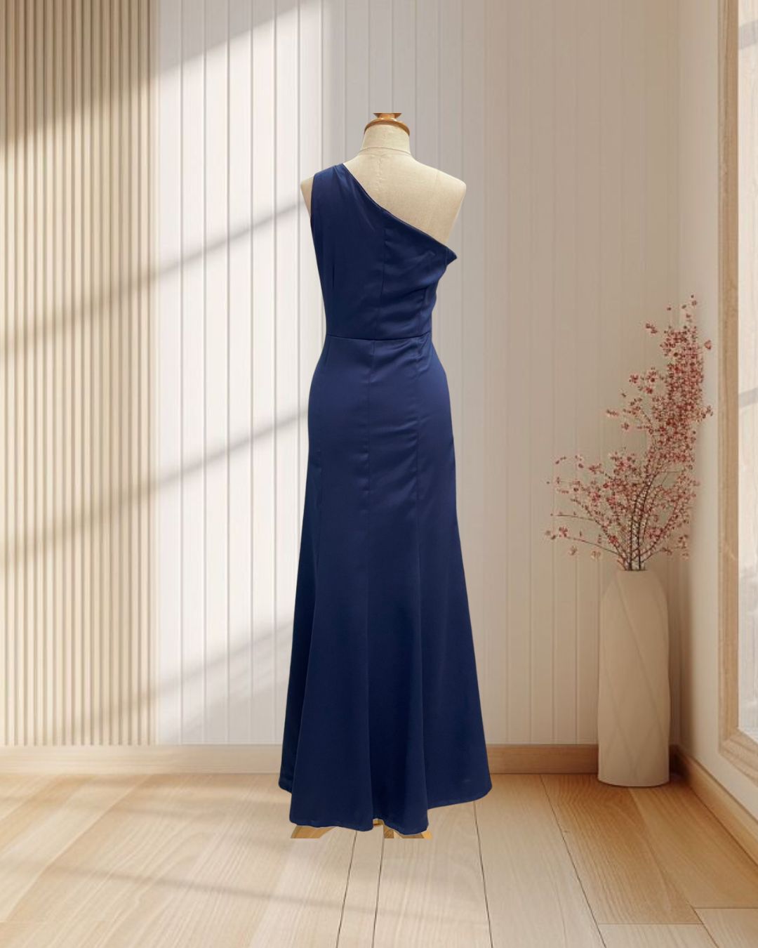 (PRE-LOVED) ราตรียาวสีกรม บ่าเฉียง แต่งหัวเข็มขัดที่บ่า จีบข้างสะโพก ทรงคุณนาย ไซส์ L