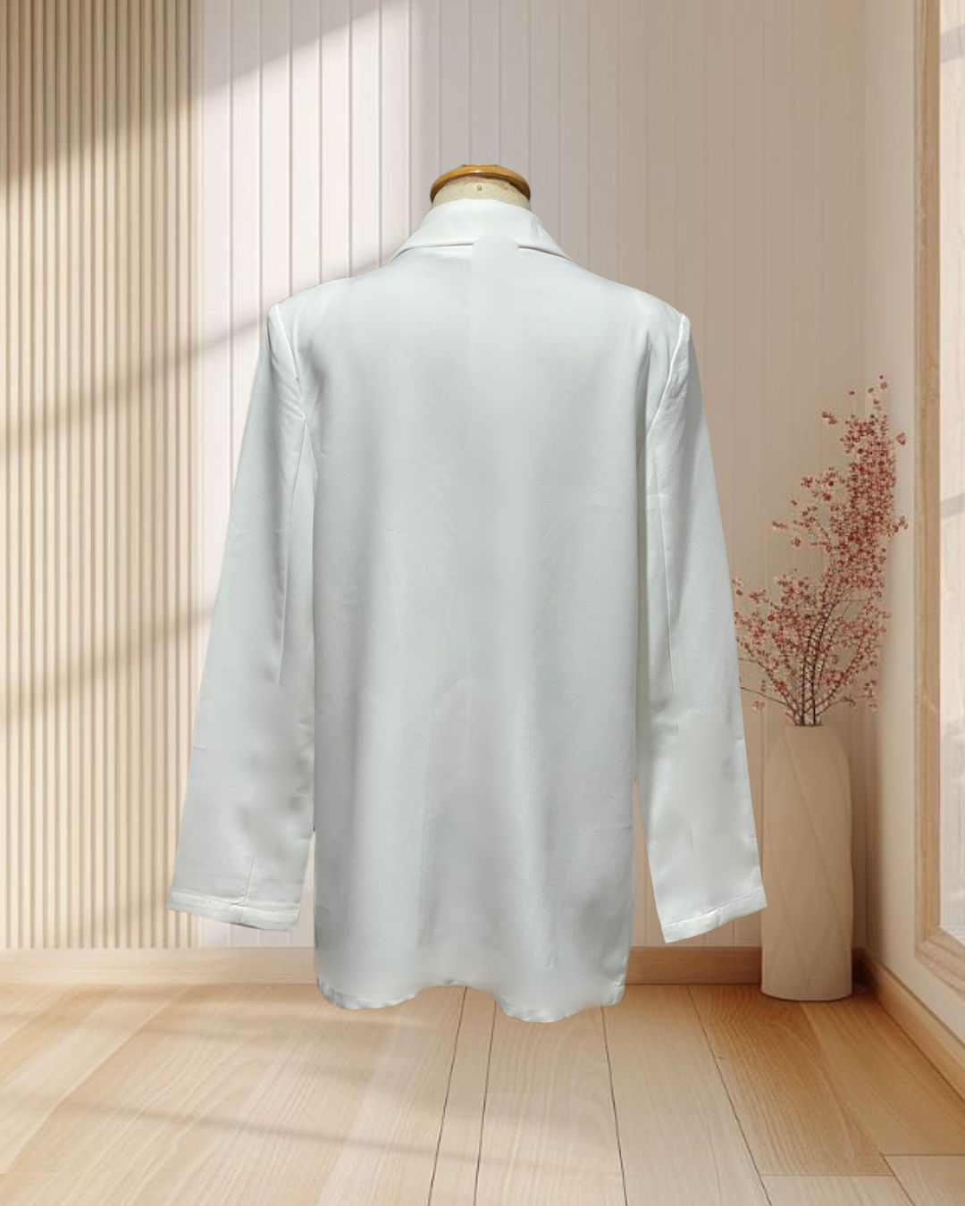 (PRE-LOVED) เสื้อสูทผู้หญิงสีขาว ไซส์ L