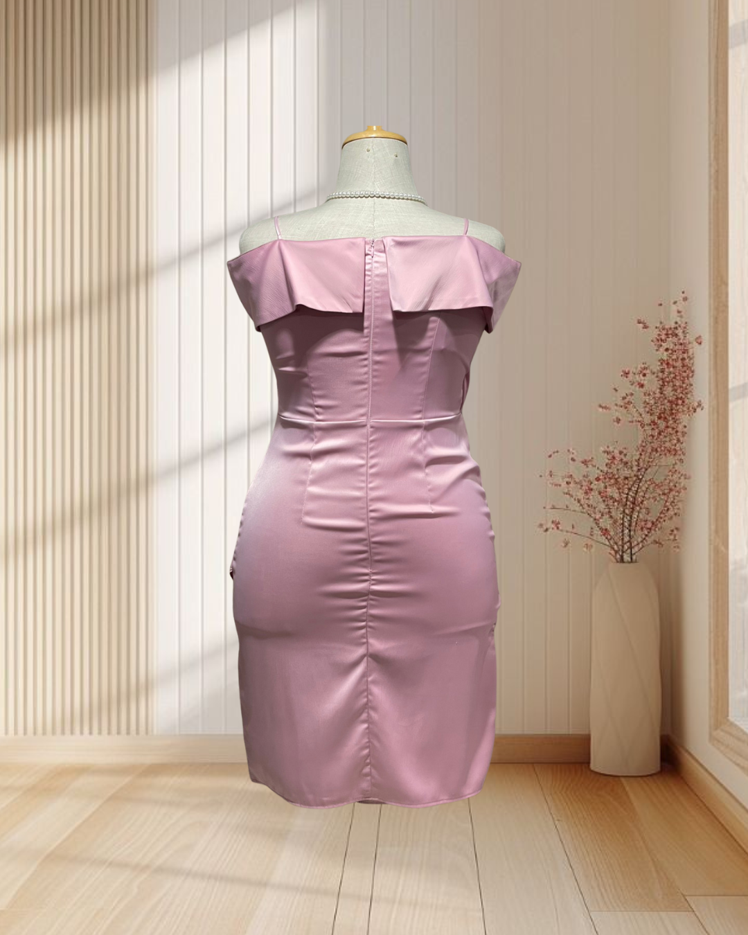 (PRE-LOVED) ราตรีสั้นสีชมพูสายเดี่ยวระบายปกป้ายผ้าเครปซาติน 2XL