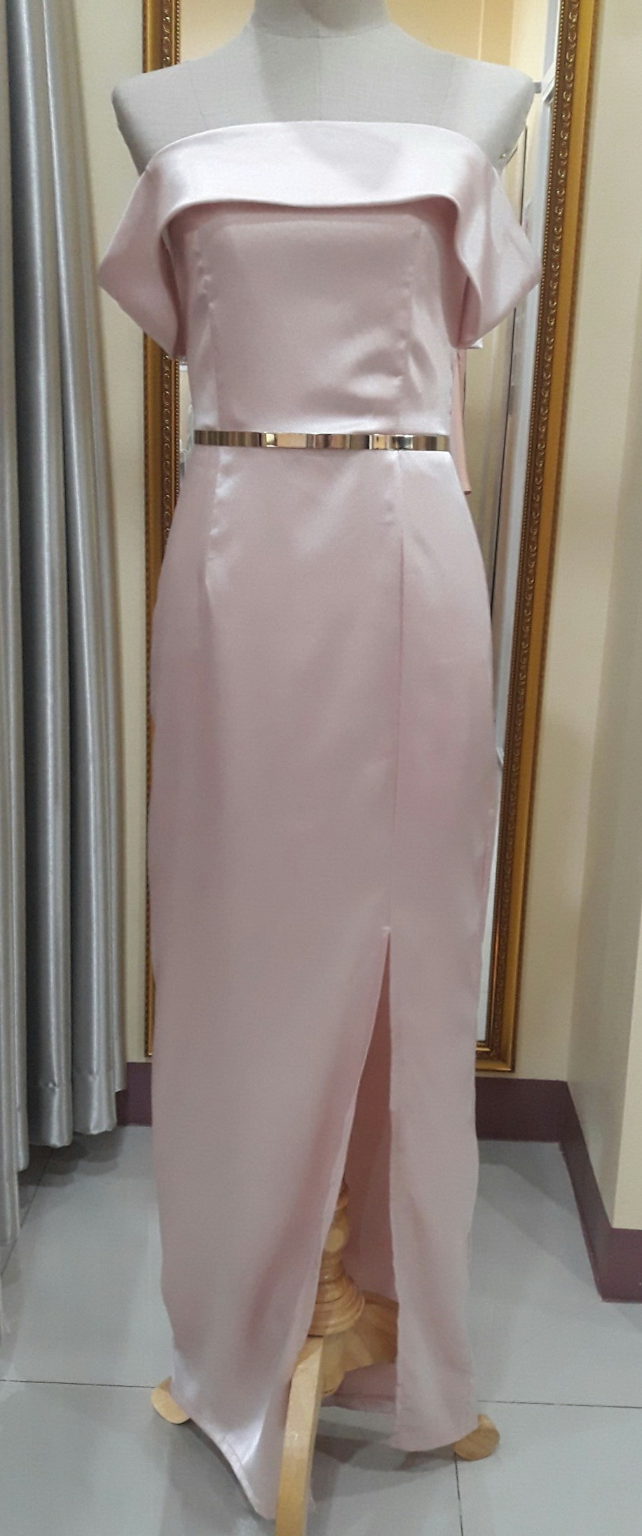 ชุดราตรียาวสีชมพูปาดไหล่ (XL)