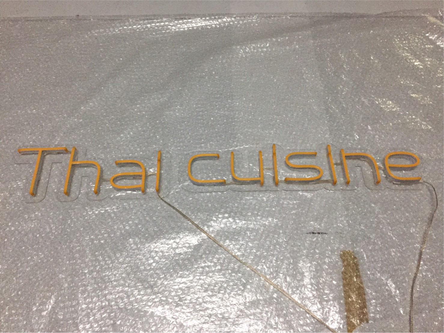 ไฟนีออน เฟค