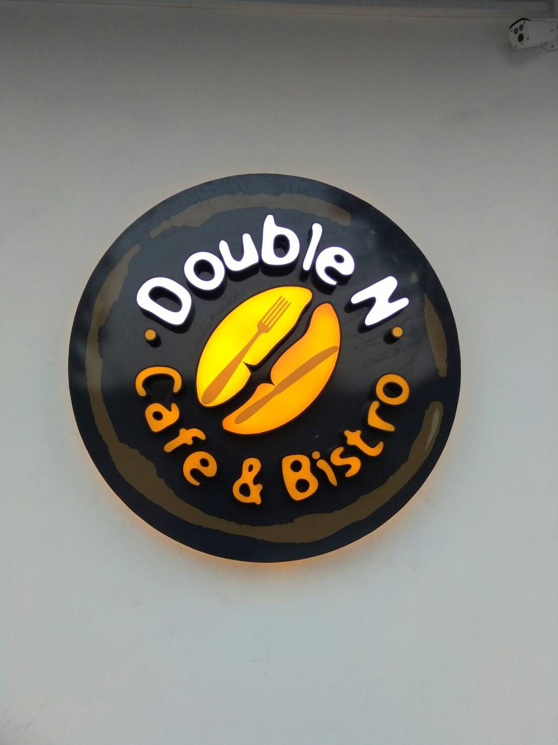 ป้ายไฟสิงห์บุรี ป้ายกล่องไฟวงกลม ร้าน DoubleN cafe&bistro