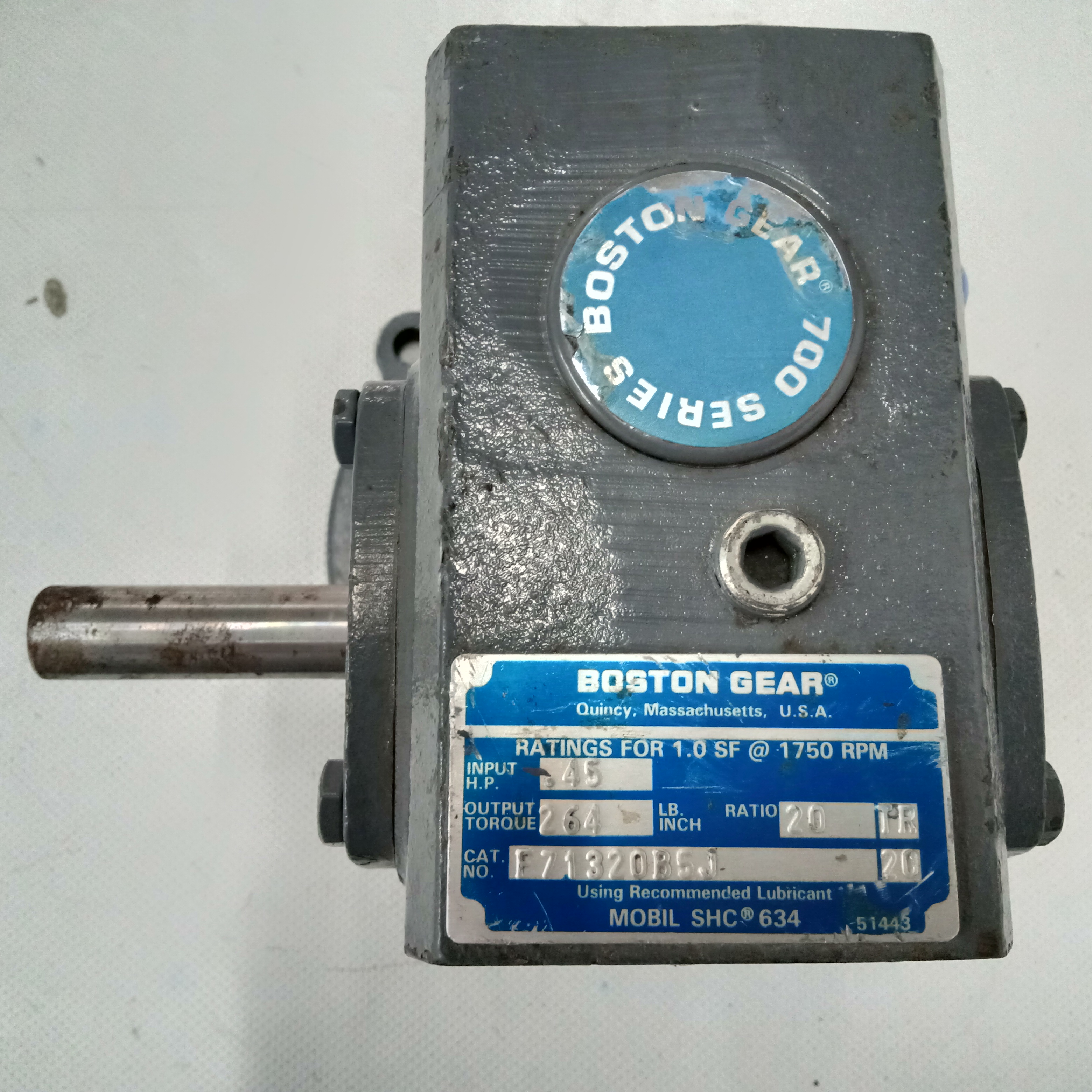 Worm Gear Boston Gear รุ่น F71320B5J, 0.45HP, 264TORQUE, Ratio 1: 20 (เพลาเข้า 16 mm., เพลา 16 mm., หน้าแปลน 114 mm.)