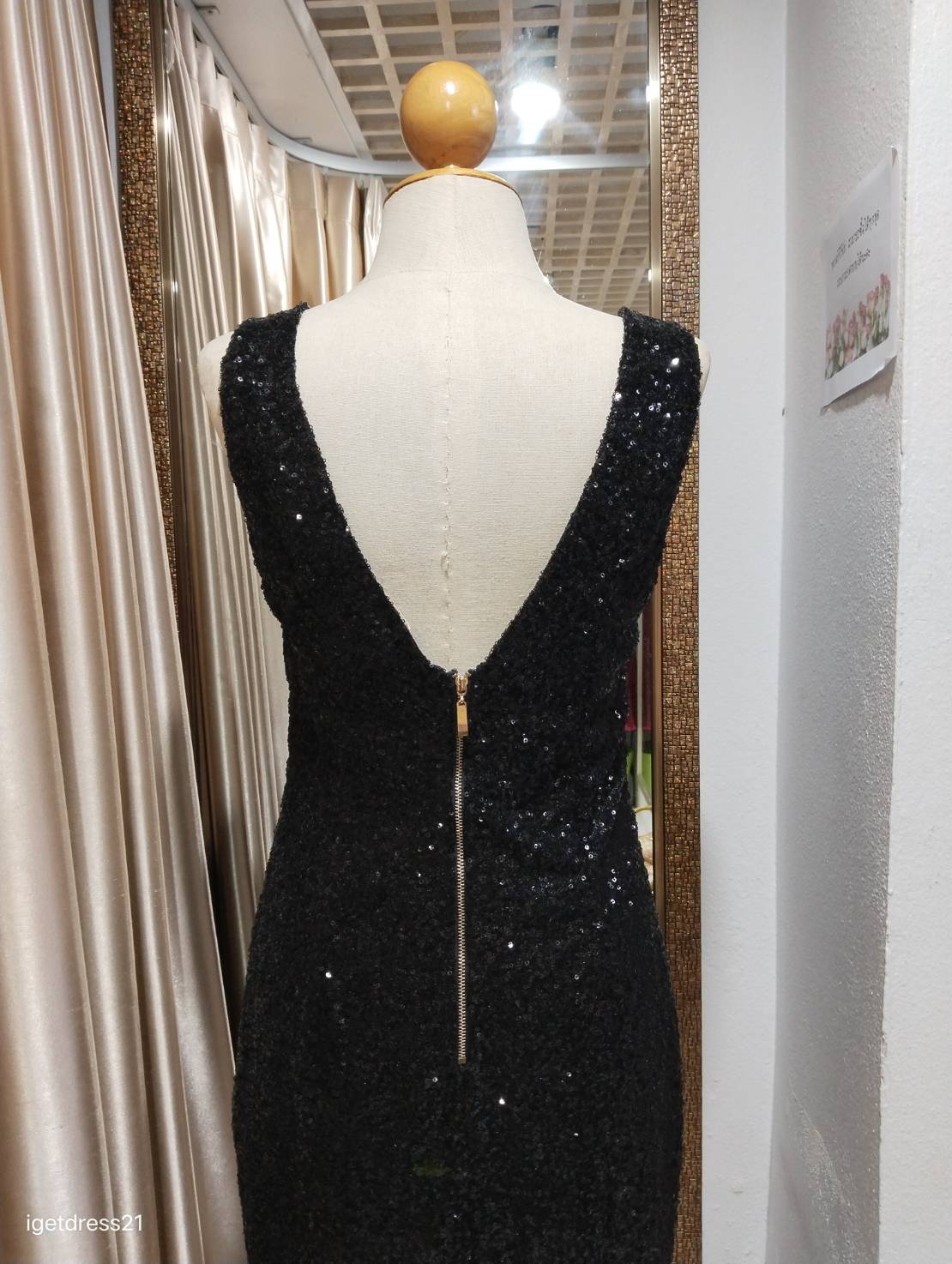 (PRE-LOVED) ราตรีสั้นสีดำแขนกุดแต่งเลื่อม L มือ2