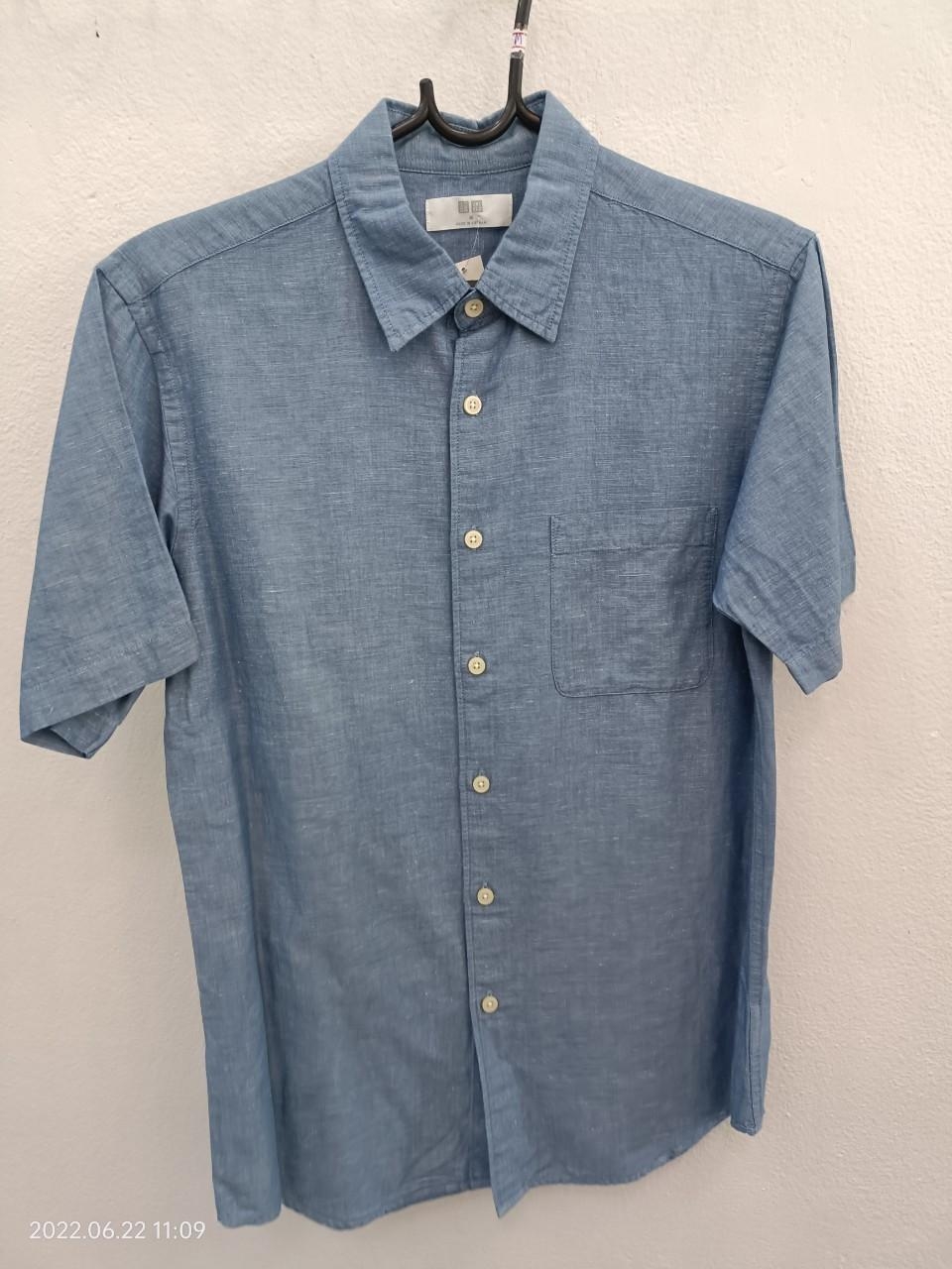 เสื้อเชิ้ตแขนสั้นสีฟ้า M